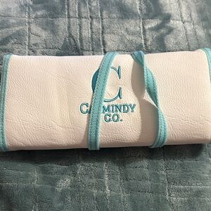 Carmindy & Co. White and Teal Makeup Brush Holder